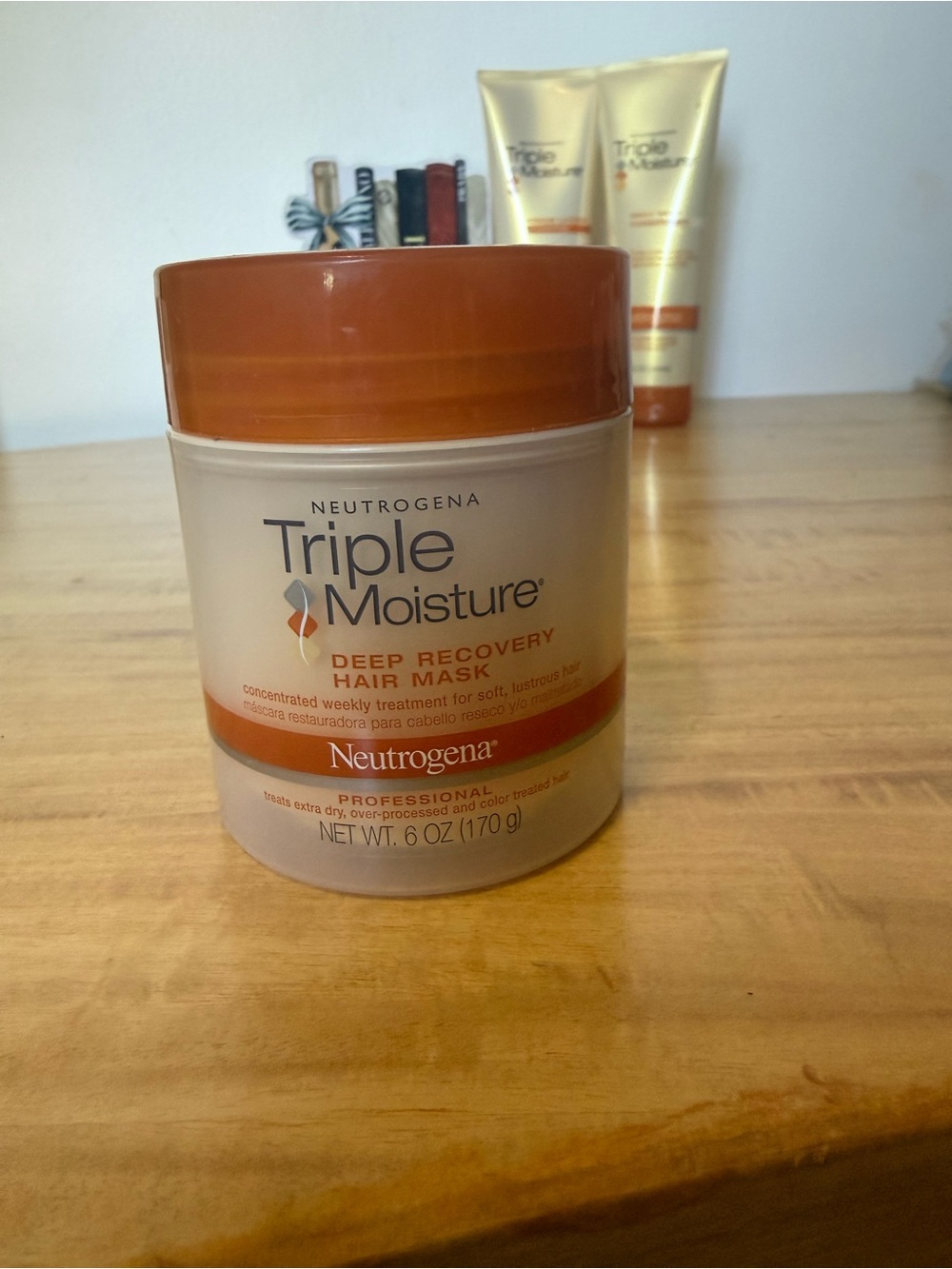 Neutrogena Triple Moisture Hair Care Set in Gold and Orange - Picture 3 of 3